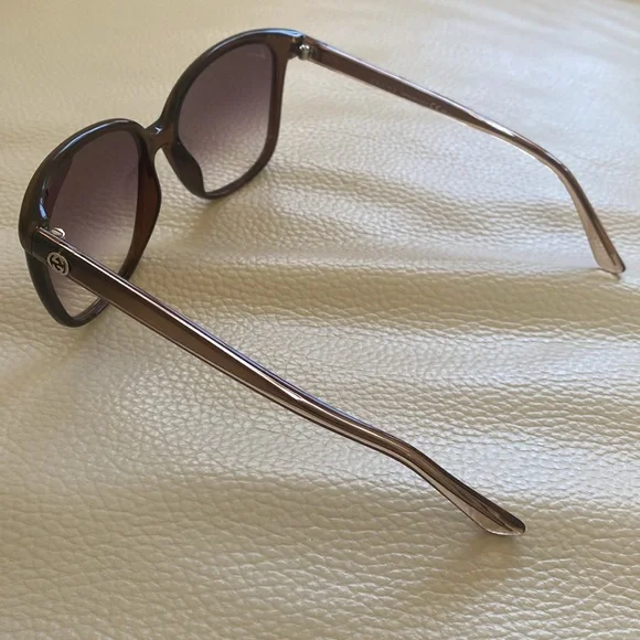 GUCCI Square Frame Oversized Sunglasses GG3696/S Brown display picture 3